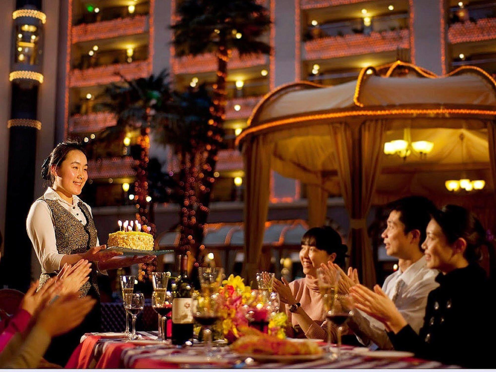 Sunworld Dynasty Hotel Beijing Wangfujing Экстерьер фото A birthday party at the hotel